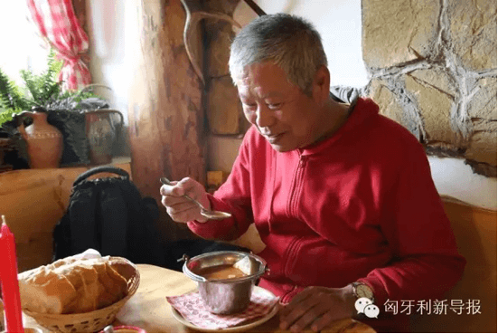 68歲老人張志武再駕覽眾C4房車環歐洲 68歲老人張志武再駕覽眾C4房車環歐洲