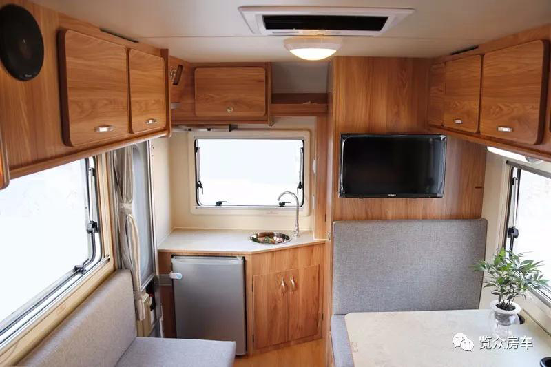 超大床還是國(guó)六汽油四驅(qū)房車，選它沒錯(cuò)