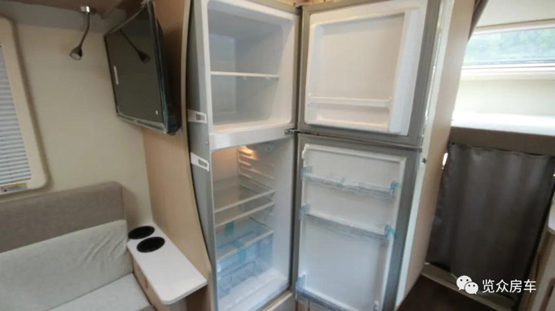 帶老人孩子出行，適合選這款房車