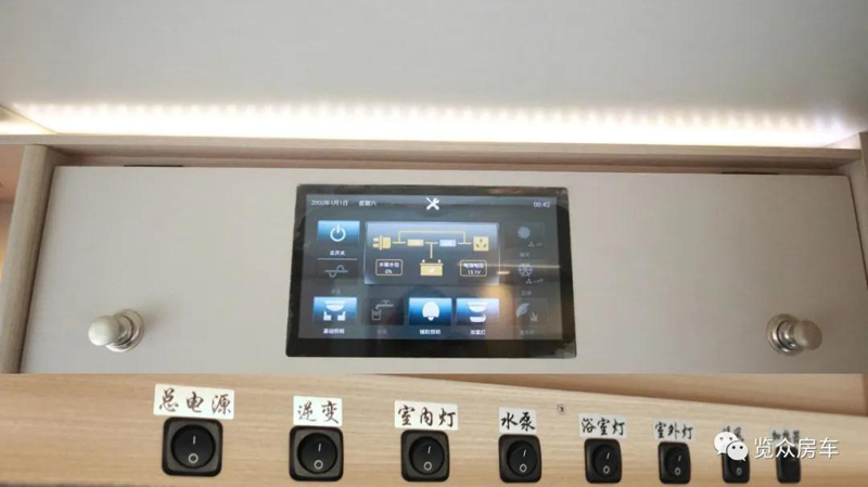 帶老人孩子出行，適合選這款房車