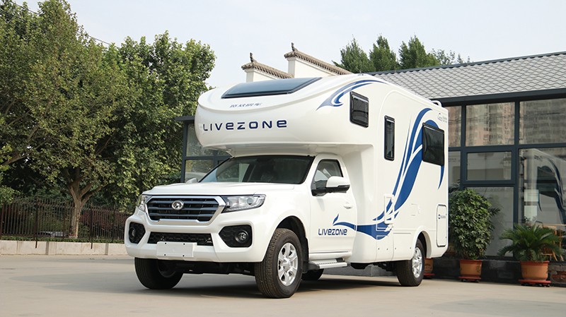 帶老人和孩子出行最合適，還是四驅(qū)房車