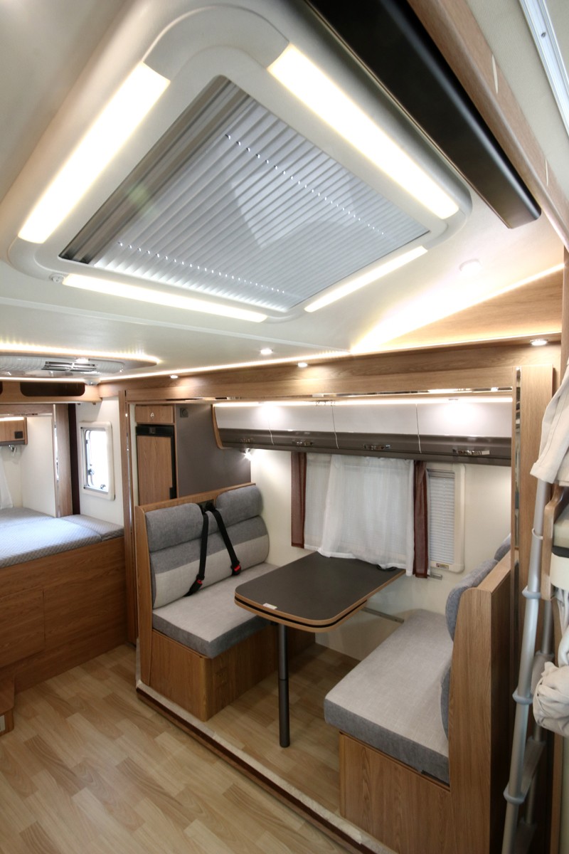 皮卡房車和依維柯房車你會(huì)選哪種？