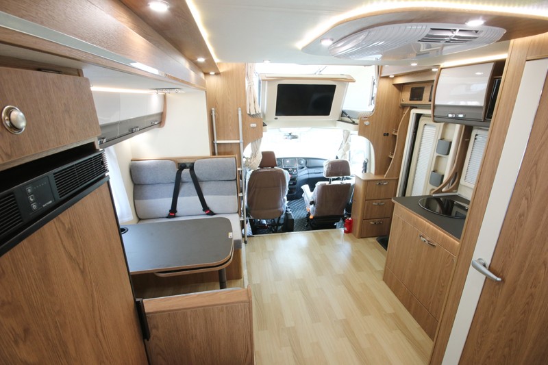 皮卡房車和依維柯房車你會(huì)選哪種？