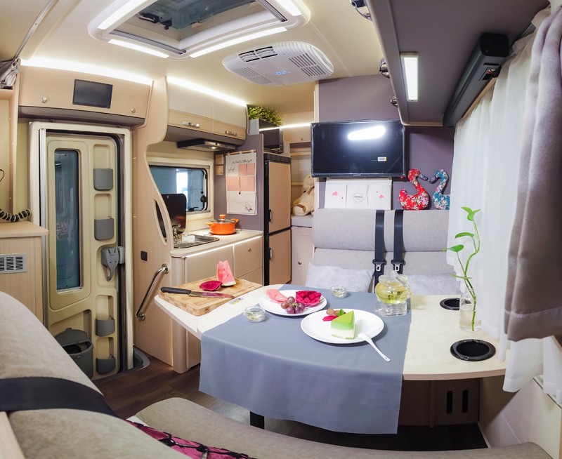 這款房車，勁大省油還是四驅(qū)房車