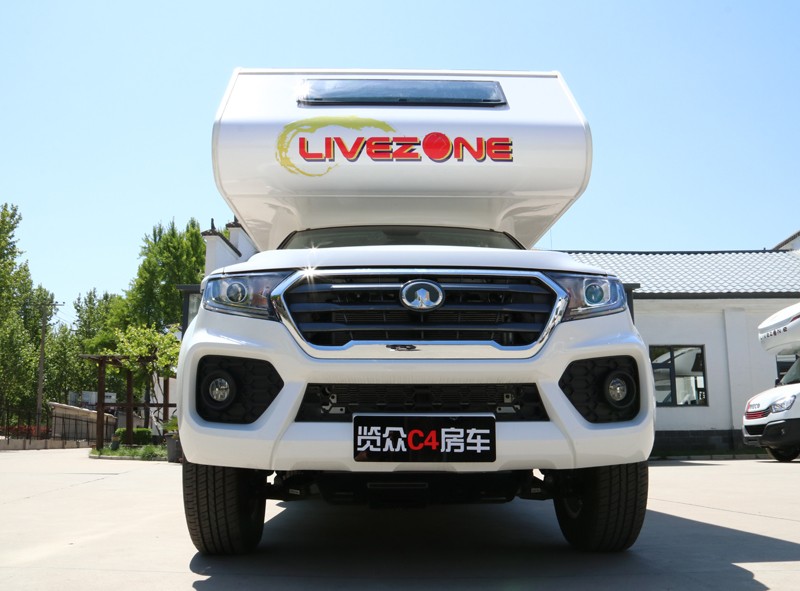 不懼荒野，不怕泥濘，四驅房車更給力