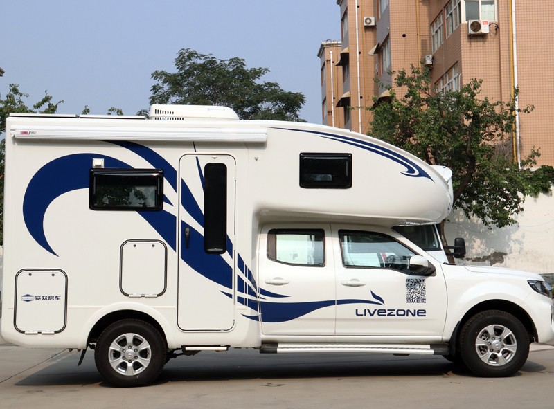 不懼荒野，不怕泥濘，四驅房車更給力