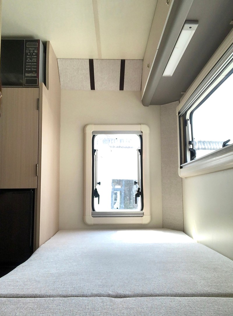 這款六座房車，還是四驅房車