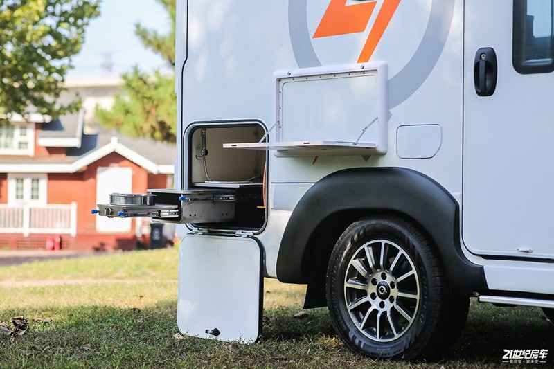 打響第二炮！搶先實(shí)拍體驗(yàn)覽眾自由炮-B皮卡四驅(qū)房車(chē)