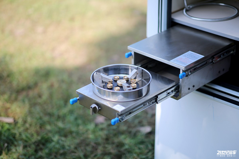 打響第二炮！搶先實(shí)拍體驗(yàn)覽眾自由炮-B皮卡四驅(qū)房車(chē)