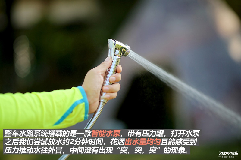 打響第二炮！搶先實(shí)拍體驗(yàn)覽眾自由炮-B皮卡四驅(qū)房車(chē)