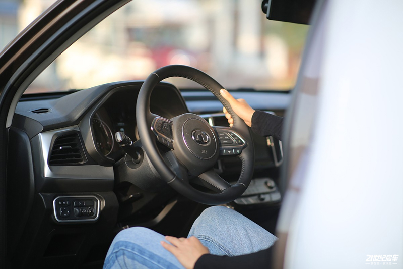 打響第二炮！搶先實(shí)拍體驗(yàn)覽眾自由炮-B皮卡四驅(qū)房車(chē)