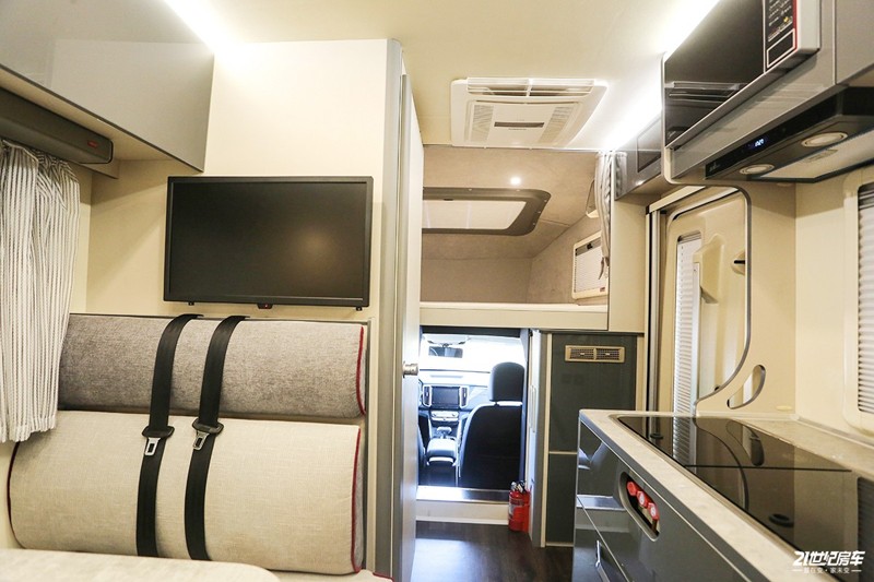 打響第二炮！搶先實(shí)拍體驗(yàn)覽眾自由炮-B皮卡四驅(qū)房車(chē)