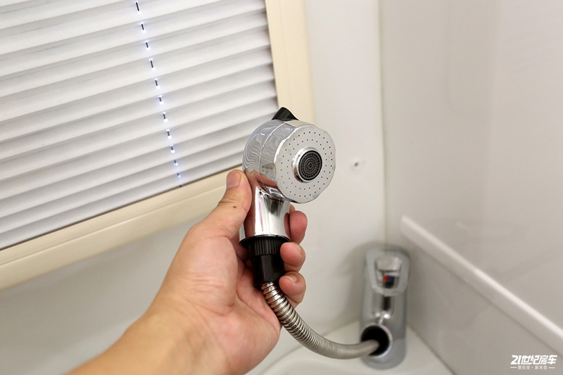 打響第二炮！搶先實(shí)拍體驗(yàn)覽眾自由炮-B皮卡四驅(qū)房車(chē)