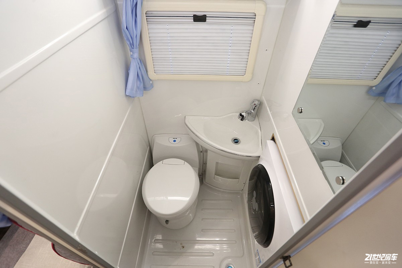 打響第二炮！搶先實(shí)拍體驗(yàn)覽眾自由炮-B皮卡四驅(qū)房車(chē)