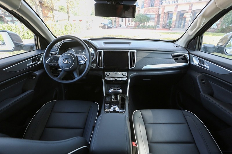 動力 豐富配置，這樣的房車省心、舒心