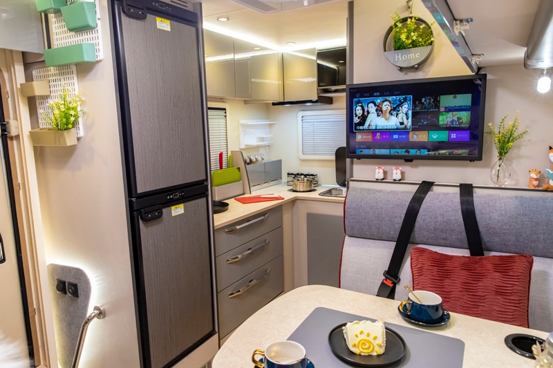 動力 豐富配置，這樣的房車省心、舒心