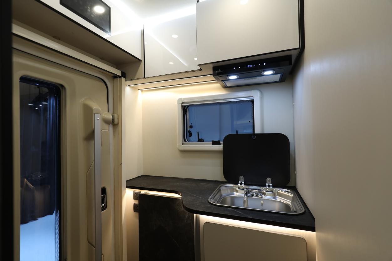 售價公布l自由炮C耀目上市！