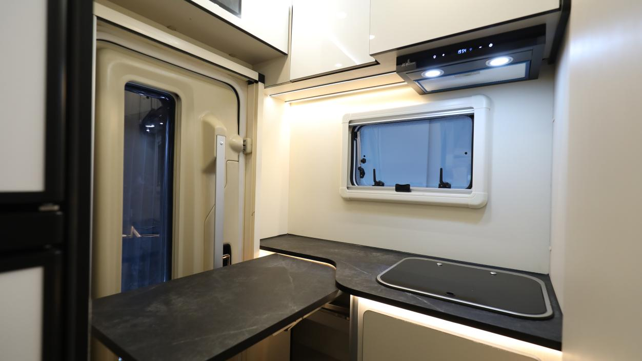 售價公布l自由炮C耀目上市！